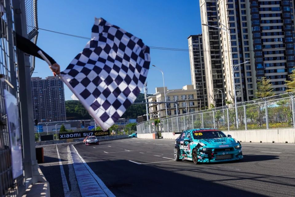 src, 我们的油箱 src, 我们的油箱